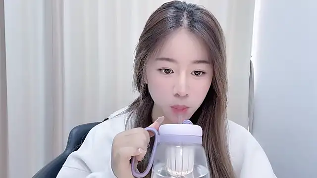 Snapshot of chloe-01 chatting on January 14, 4:25 am chloe-01 online show from January 14, 4:25 am