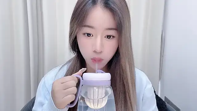 Snapshot of chloe-01 chatting on January 21, 4:32 am chloe-01 online show from January 21, 4:32 am