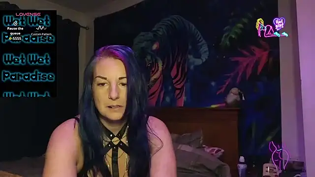 tattoomilf86 online show from February 16, 9:11 pm