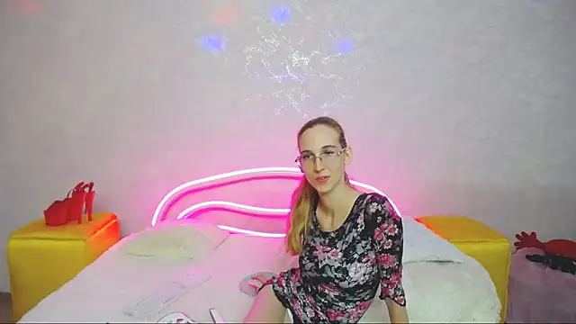 KlaryBrait online show from December 15, 3:20 pm