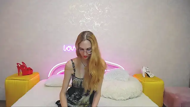 KlaryBrait online show from January 26, 1:25 pm