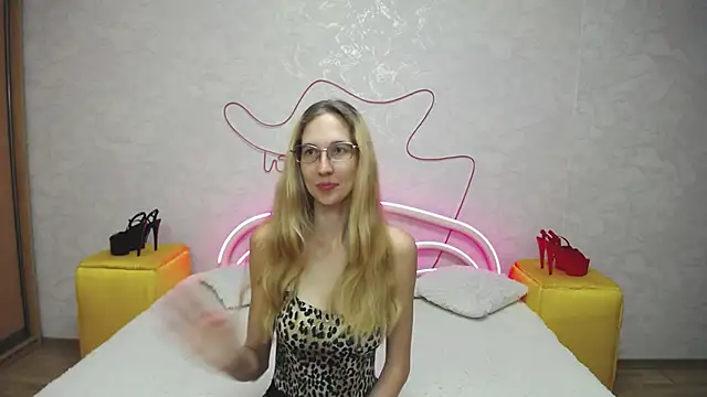 KlaryBrait online show from September 19, 4:03 am