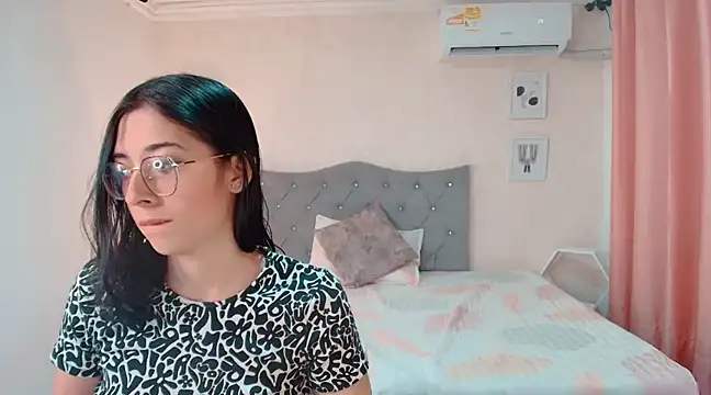 brooklove doll online show from March 4, 8:27 pm