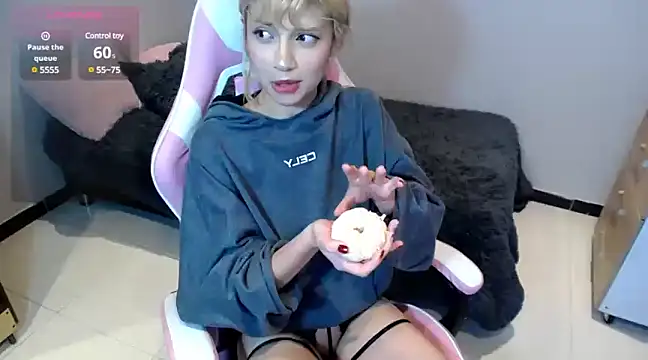 HiScarlett online show from January 26, 1:47 pm