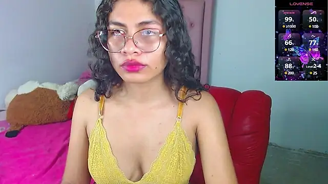 Snapshot of Cynthia_hazel chatting on March 21, 5:11 am Cynthia hazel online show from March 21, 5:11 am