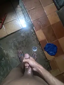 Snapshot of Magroveiudo chatting on December 14, 9:19 pm Magroveiudo online show from December 14, 9:19 pm