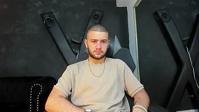 MaximusDick1  online show from September 19, 3:41 am