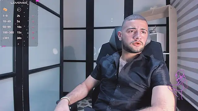 MaximusDick1  online show from September 27, 8:03 pm