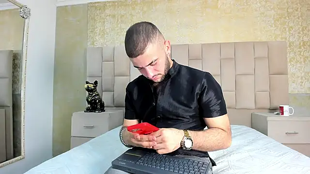 MaximusDick1  online show from October 25, 3:47 am