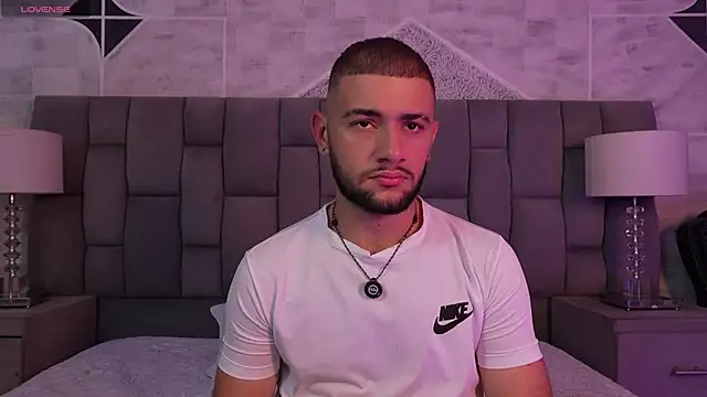 MaximusDick1  online show from December 18, 4:51 am