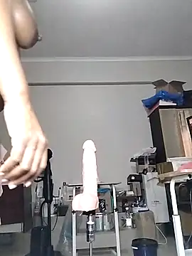 QUEENSHEBAxx01 online show from April 9, 4:12 am