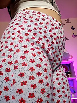 Snapshot of Sofia-Cam chatting on May 10, 6:13 pm Sofia-Cam online show from May 10, 6:13 pm