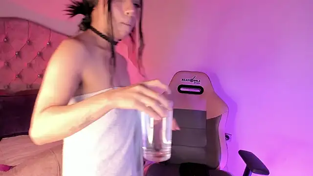 sofi soft  online show from February 27, 4:21 pm