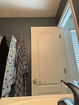 Snapshot of Ectorius chatting on February 18, 3:41 pm Ectorius online show from February 18, 3:41 pm