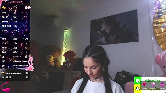 Snapshot of EvelynAisha chatting on February 1, 4:11 pm EvelynAisha online show from February 1, 4:11 pm