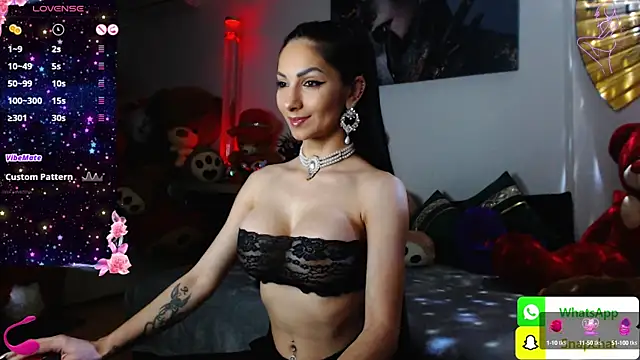 Snapshot of EvelynAisha chatting on February 23, 7:07 pm EvelynAisha online show from February 23, 7:07 pm