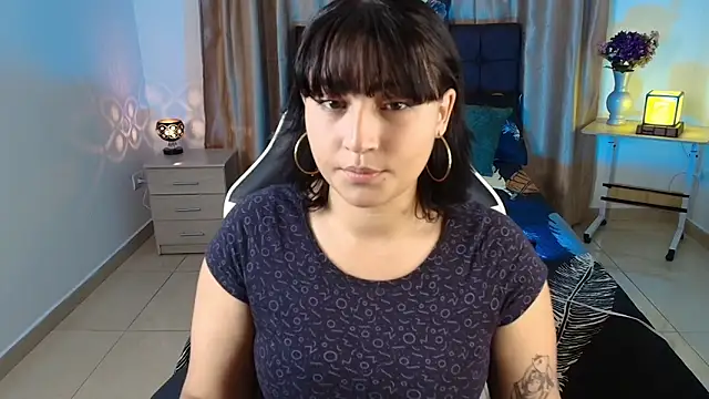 Snapshot of Pauilina chatting on December 5, 1:06 pm Pauilina online show from December 5, 1:06 pm