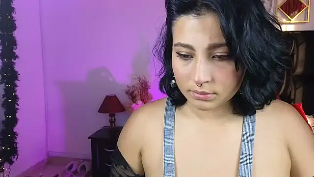 Snapshot of Pauilina chatting on January 14, 9:20 pm Pauilina online show from January 14, 9:20 pm