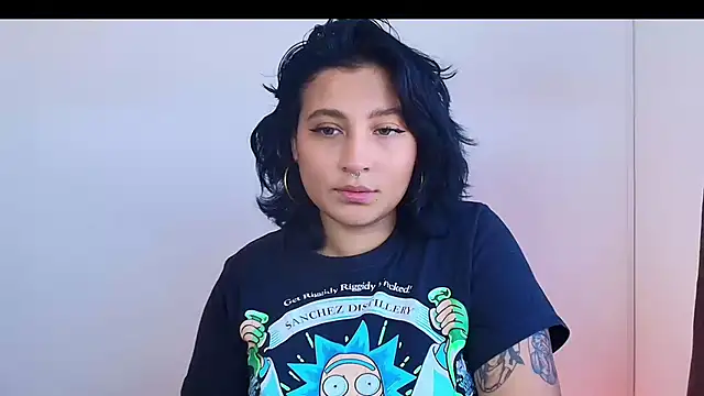 Snapshot of Pauilina chatting on January 22, 1:32 pm Pauilina online show from January 22, 1:32 pm