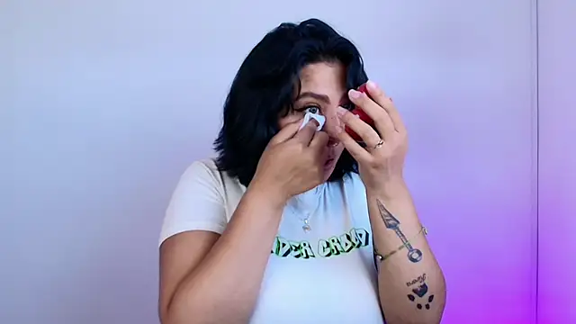 Snapshot of Pauilina chatting on January 23, 1:35 pm Pauilina online show from January 23, 1:35 pm