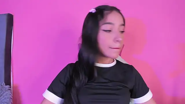 Snapshot of Mereo_leona chatting on December 10, 10:47 pm Mereo leona online show from December 10, 10:47 pm