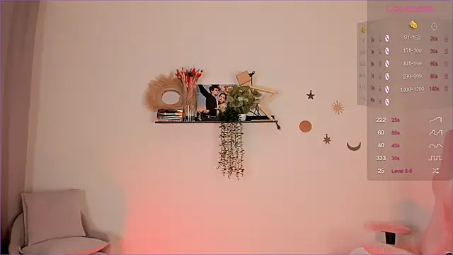 Snapshot of Cassie_Ice chatting on October 28, 5:11 am Cassie Ice online show from October 28, 5:11 am