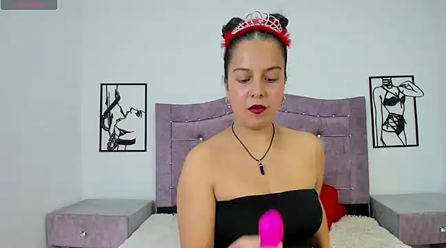 LunaSmitt online show from March 13, 1:32 am