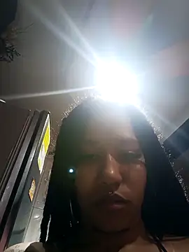 Snapshot of devi_black13_ chatting on December 4, 5:49 am devi black13  online show from December 4, 5:49 am