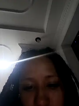 Snapshot of devi_black13_ chatting on December 6, 5:53 am devi black13  online show from December 6, 5:53 am