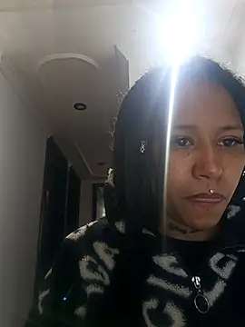 Snapshot of devi_black13_ chatting on December 9, 4:12 am devi black13  online show from December 9, 4:12 am