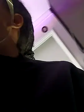 Snapshot of devi_black13_ chatting on December 10, 3:41 am devi black13  online show from December 10, 3:41 am