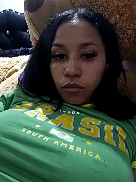 Snapshot of devi_black13_ chatting on December 28, 2:01 am devi black13  online show from December 28, 2:01 am