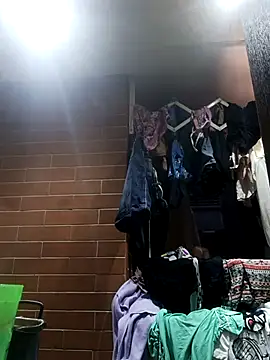 Snapshot of devi_black13_ chatting on January 14, 10:55 pm devi black13  online show from January 14, 10:55 pm