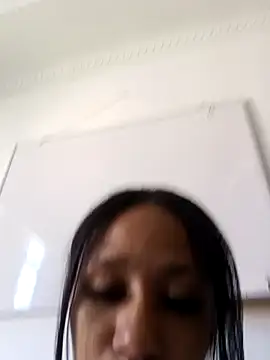 Snapshot of devi_black13_ chatting on January 16, 3:35 pm devi black13  online show from January 16, 3:35 pm