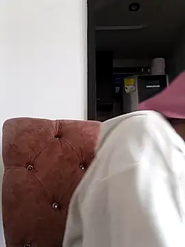 Snapshot of devi_black13_ chatting on January 21, 4:16 pm devi black13  online show from January 21, 4:16 pm