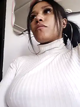 Snapshot of devi_black13_ chatting on January 27, 8:39 pm devi black13  online show from January 27, 8:39 pm