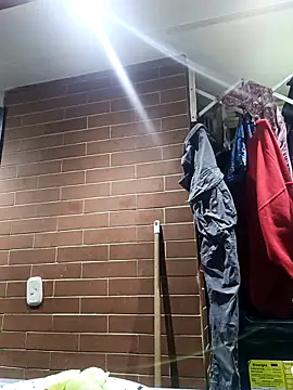 Snapshot of devi_black13_ chatting on February 19, 1:18 am devi black13  online show from February 19, 1:18 am