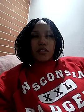 Snapshot of devi_black13_ chatting on February 22, 3:45 am devi black13  online show from February 22, 3:45 am