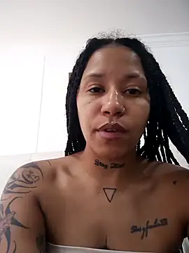 Snapshot of devi_black13_ chatting on October 21, 8:20 pm devi black13  online show from October 21, 8:20 pm