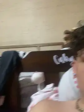 Snapshot of MasteredOpossum chatting on September 20, 5:30 am MasteredOpossum online show from September 20, 5:30 am