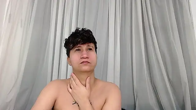 Snapshot of Im_Milan_Rs chatting on November 5, 3:39 am Im Milan Rs online show from November 5, 3:39 am