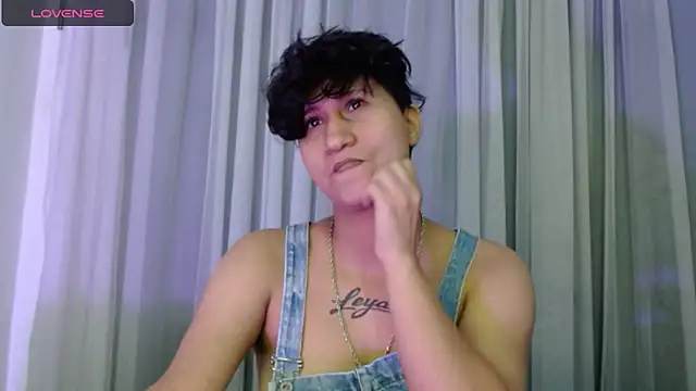 Snapshot of Im_Milan_Rs chatting on November 11, 3:28 am Im Milan Rs online show from November 11, 3:28 am