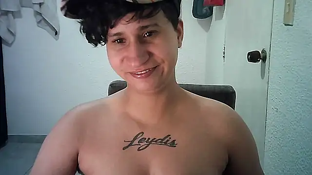 Snapshot of Im_Milan_Rs chatting on November 16, 4:34 pm Im Milan Rs online show from November 16, 4:34 pm