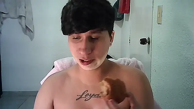 Snapshot of Im_Milan_Rs chatting on November 18, 1:55 am Im Milan Rs online show from November 18, 1:55 am