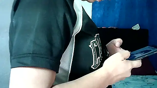 Snapshot of Im_Milan_Rs chatting on December 2, 2:50 am Im Milan Rs online show from December 2, 2:50 am