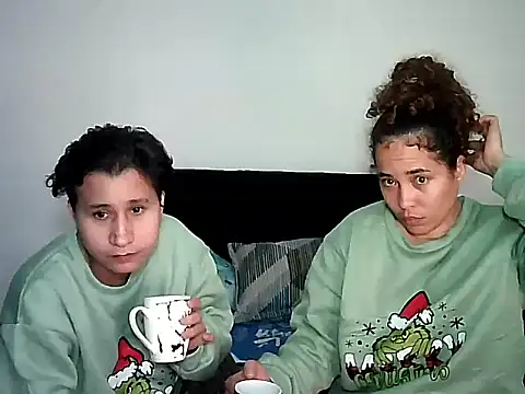 Snapshot of Im_Milan_Rs chatting on December 14, 4:29 am Im Milan Rs online show from December 14, 4:29 am