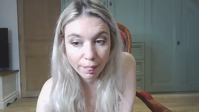 carlaaa online show from January 17, 9:28 pm