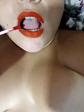 Snapshot of carola_hotwife chatting on March 9, 7:59 pm carola hotwife online show from March 9, 7:59 pm