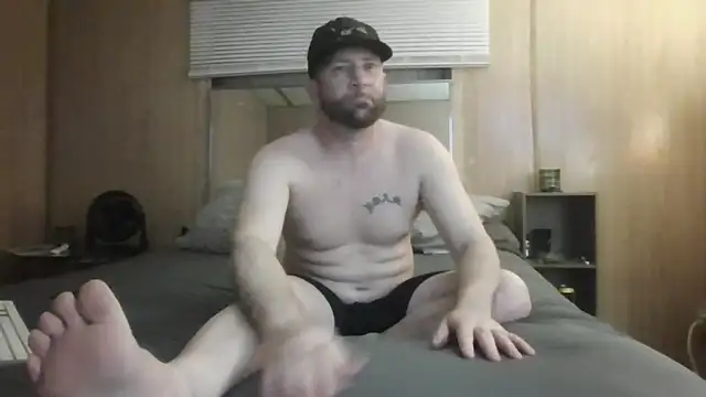 Snapshot of Edward_LongCock chatting on April 17, 6:05 am Edward LongCock online show from April 17, 6:05 am
