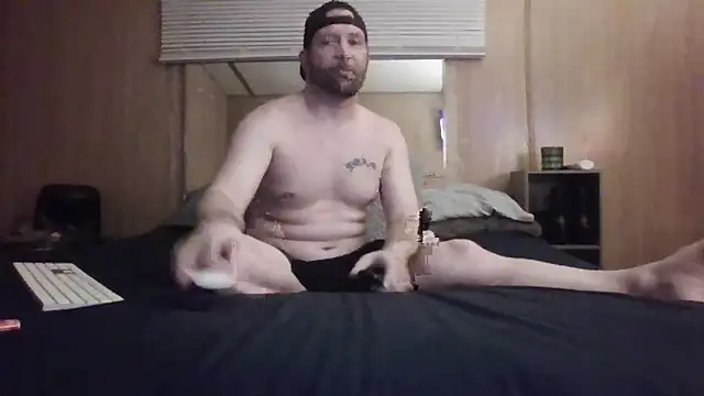 Snapshot of Edward_LongCock chatting on May 2, 3:22 am Edward LongCock online show from May 2, 3:22 am
